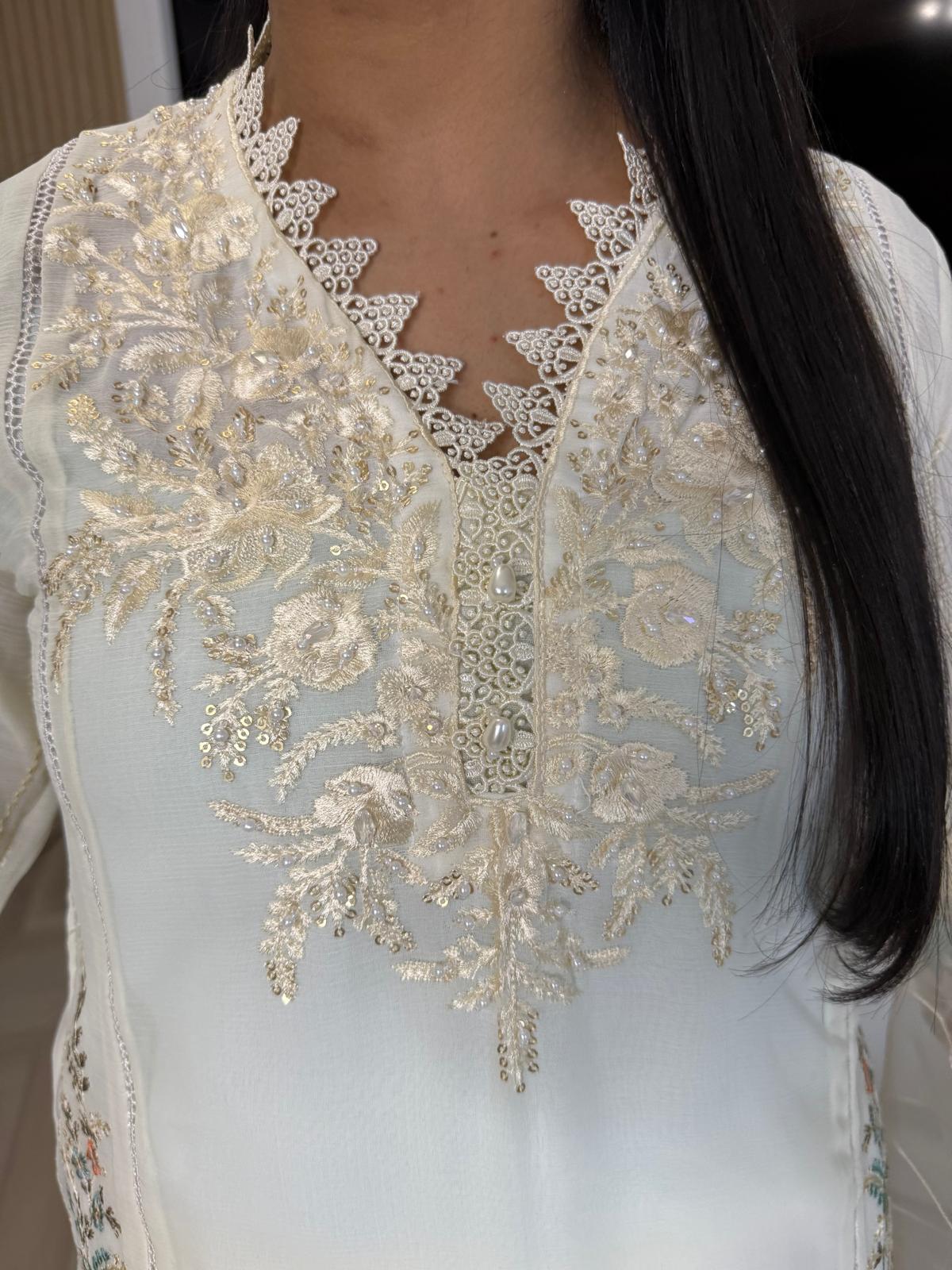 Qarina Chiffon 3PC Suit With Organza Duppata U2-A2