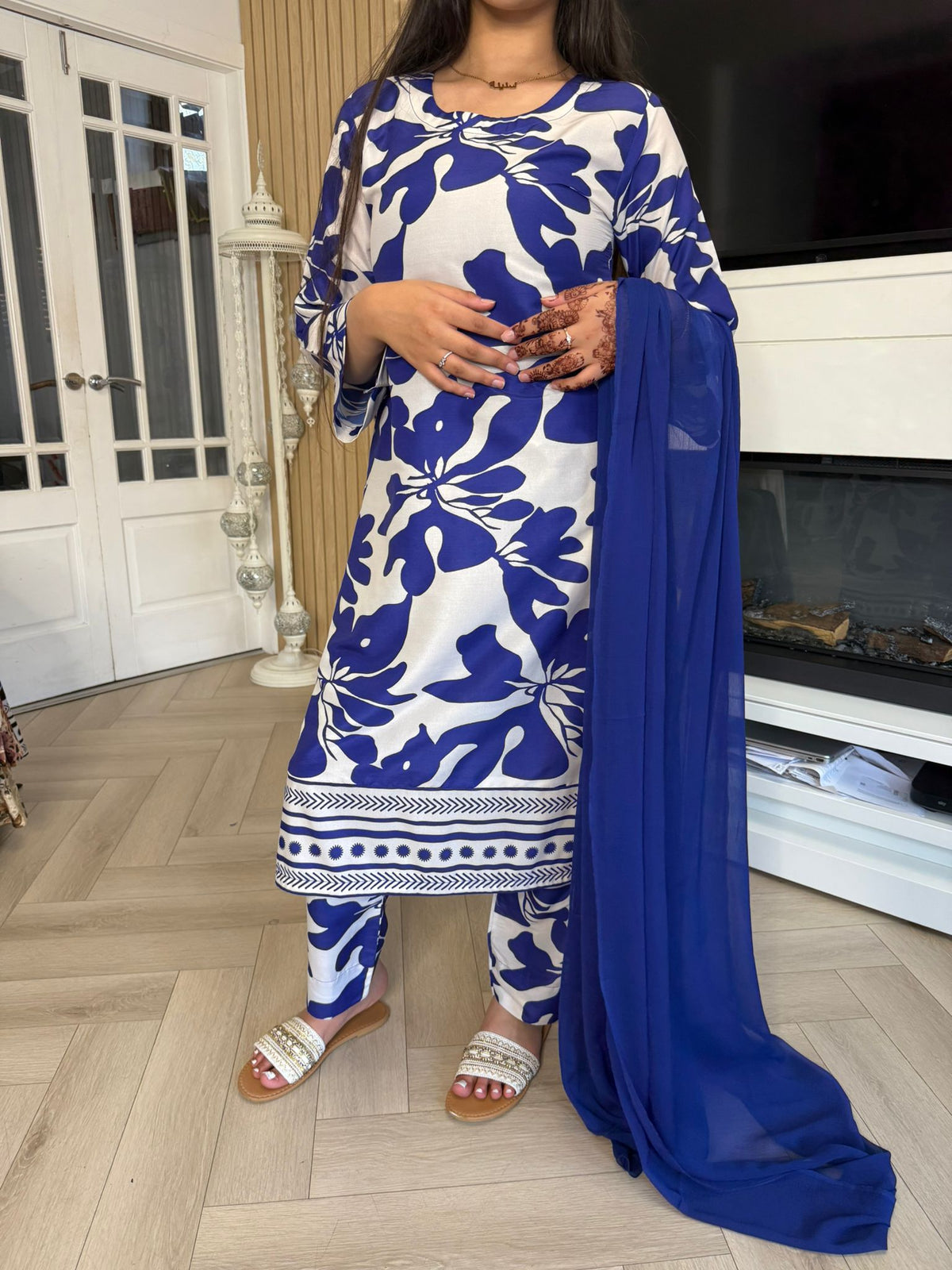 Tasneem 3pc Printed Suit With Plain Chiffon Duppatta