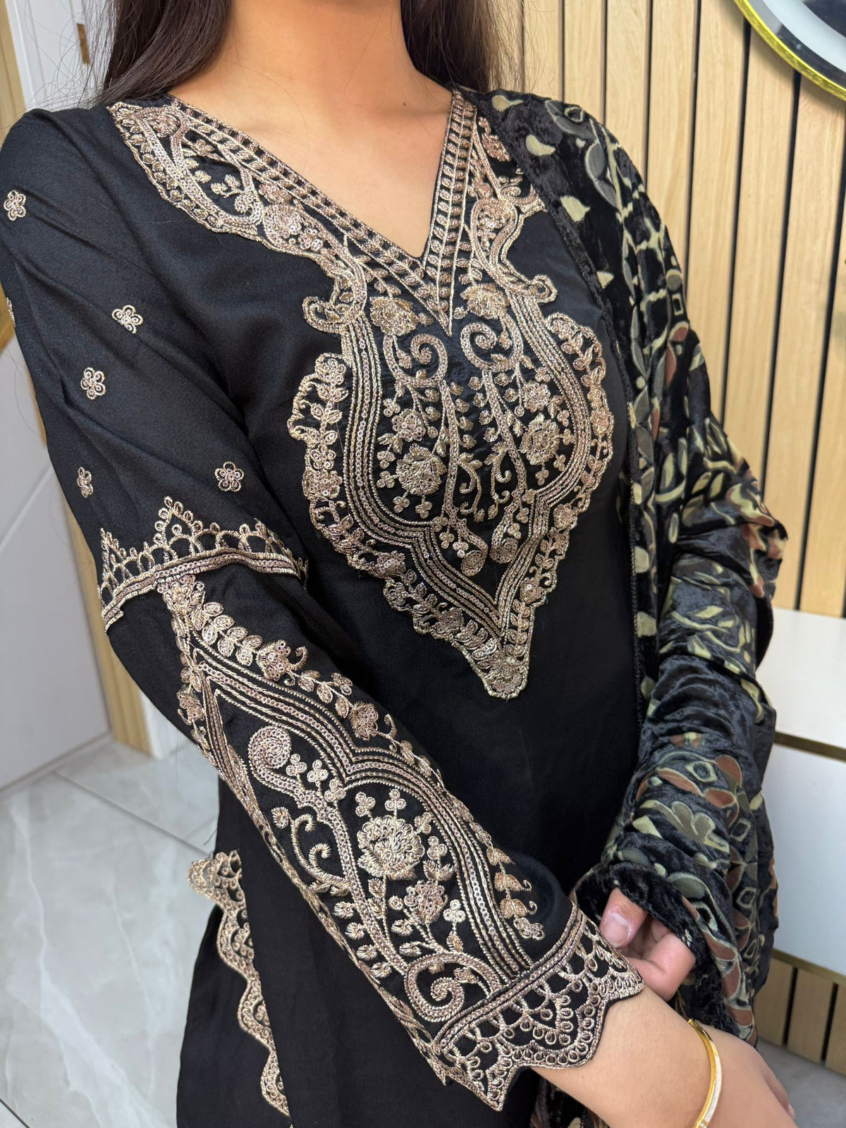 Asia 3pc Embroidered Dhanak Suit With Palachi Shawl