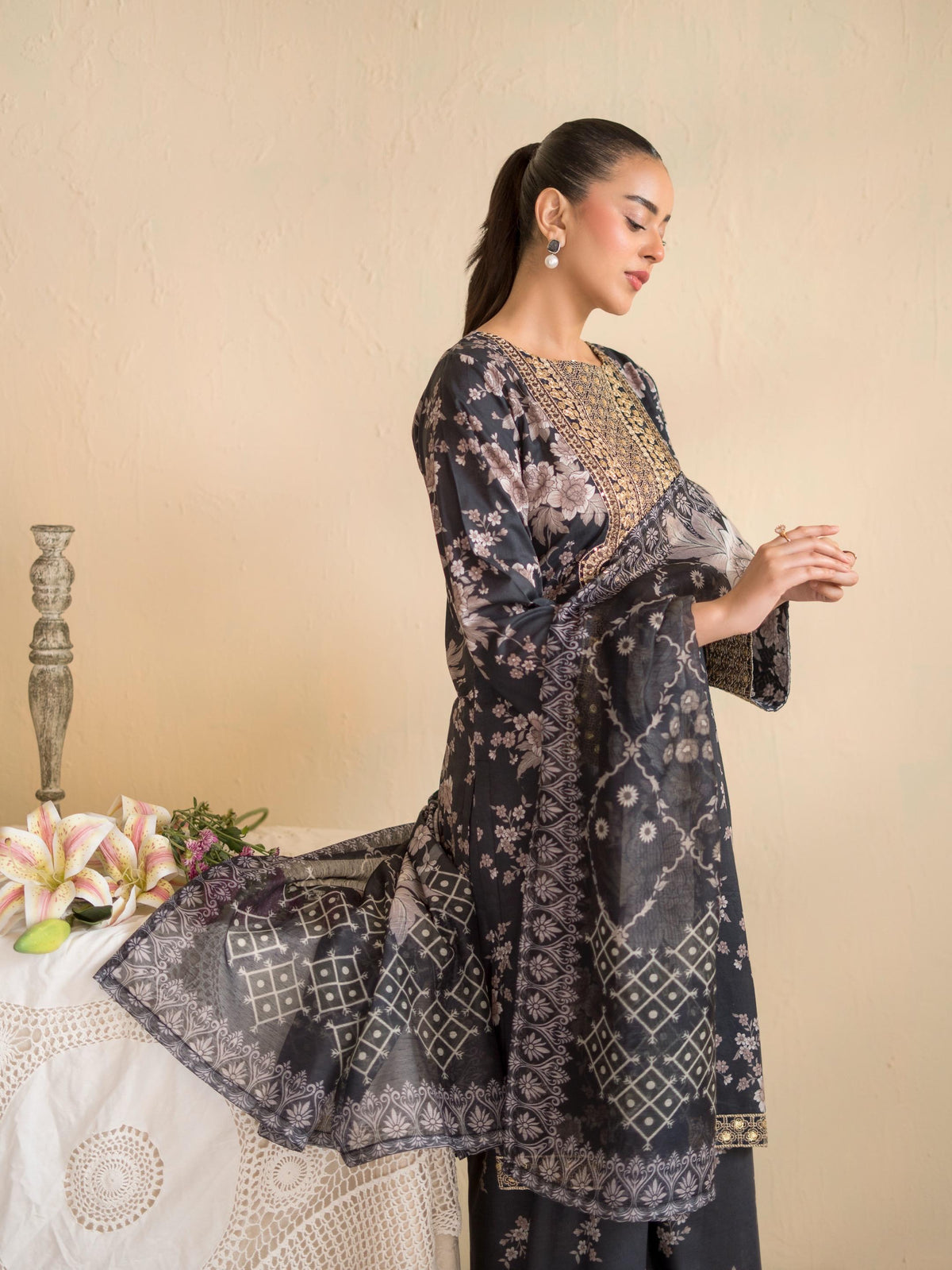 Siyaara By Raniya 3pc Lawn Suit