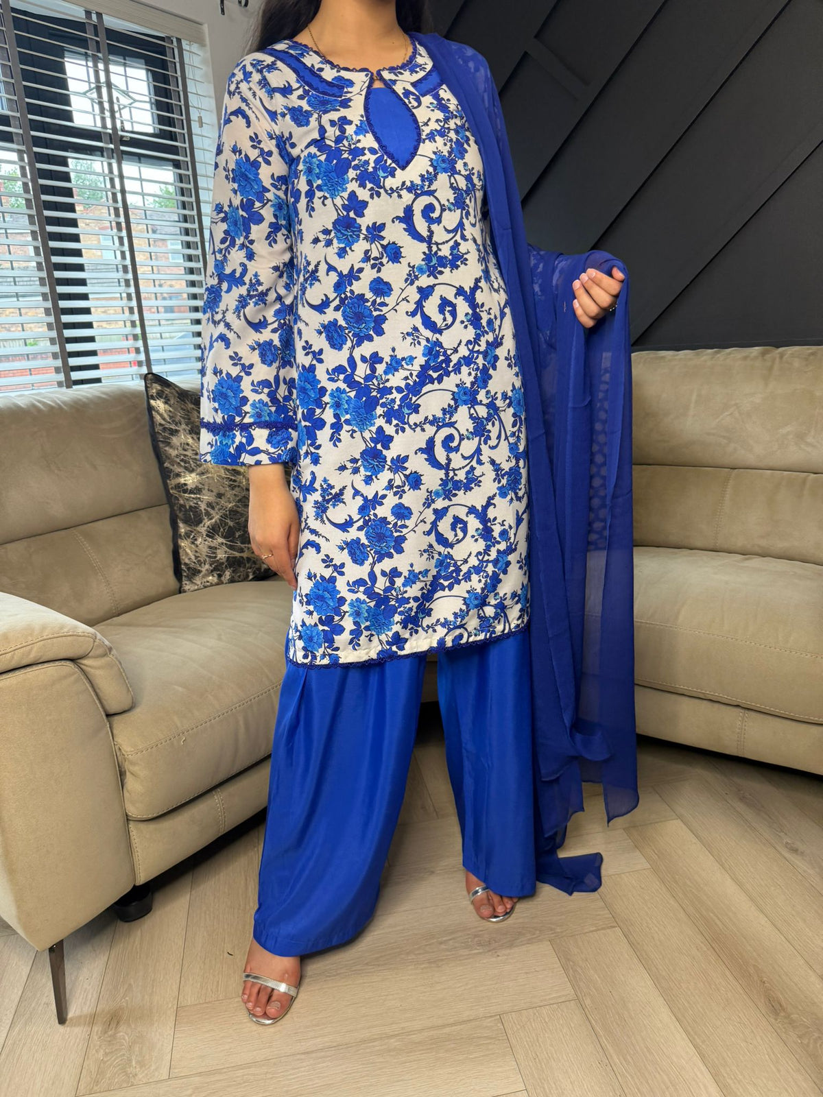 Lamisa 3pc Printed Suit With Plain Plazzo Trouser