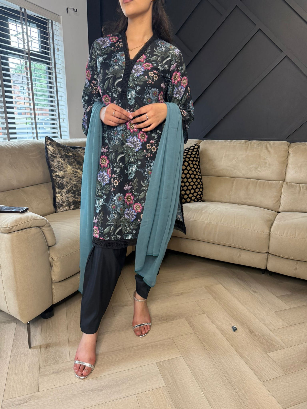 Kamra 3pc printed suit with Shalwar