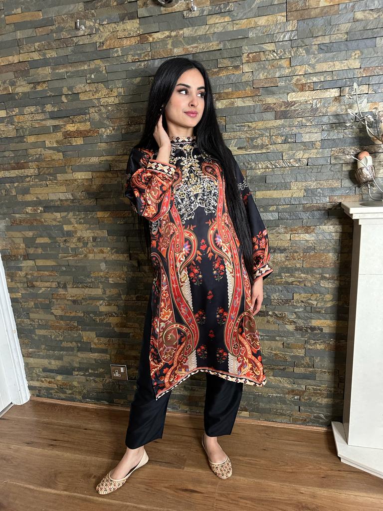 Raniya Silk Kurta - Black High Neck