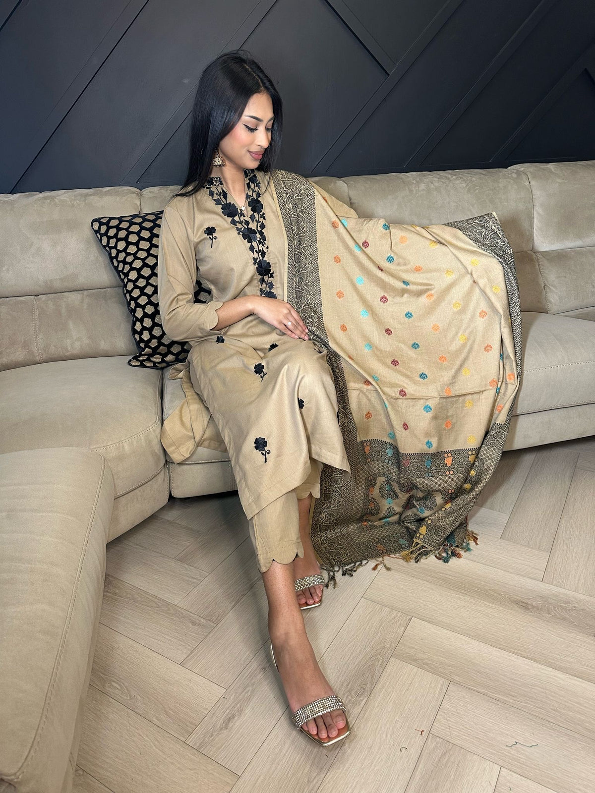 Rumaiza 3pc With Kashmiri Shawl