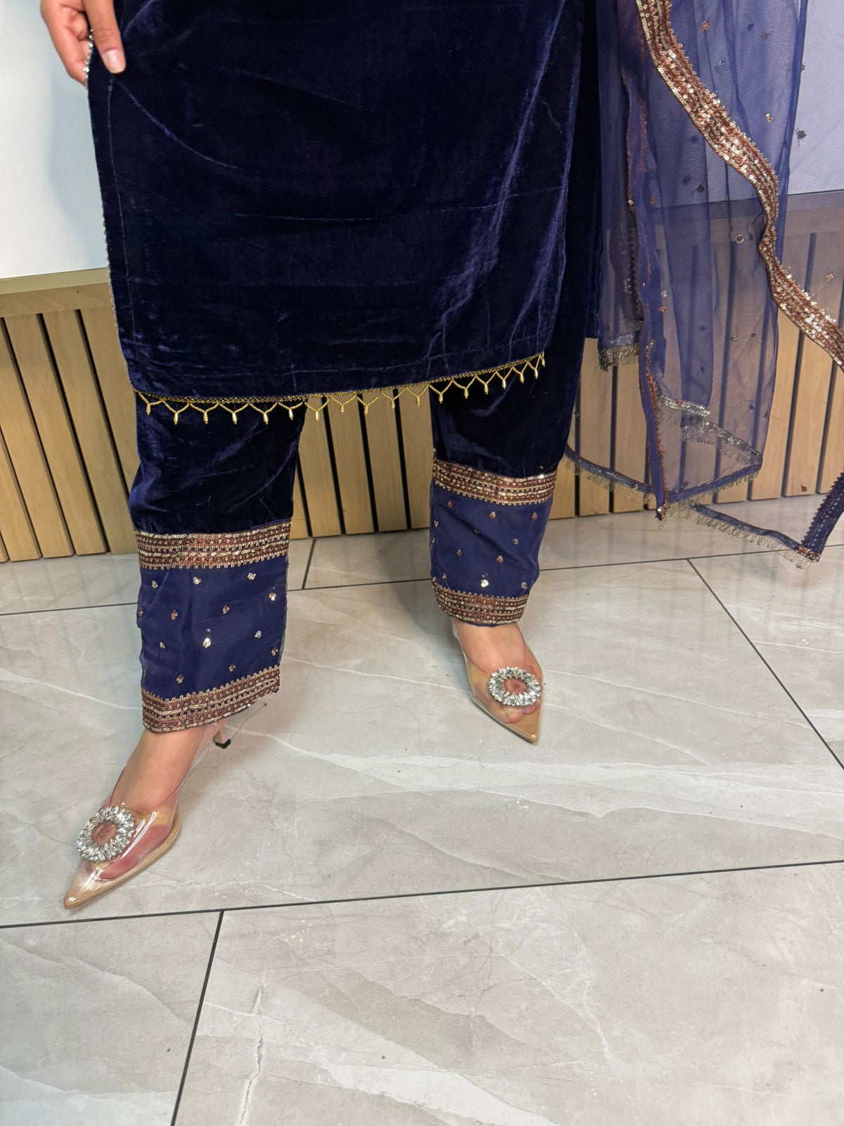 Maheen 3pc Embroidered Velvet Suit With Organza Dupatta U2-C1