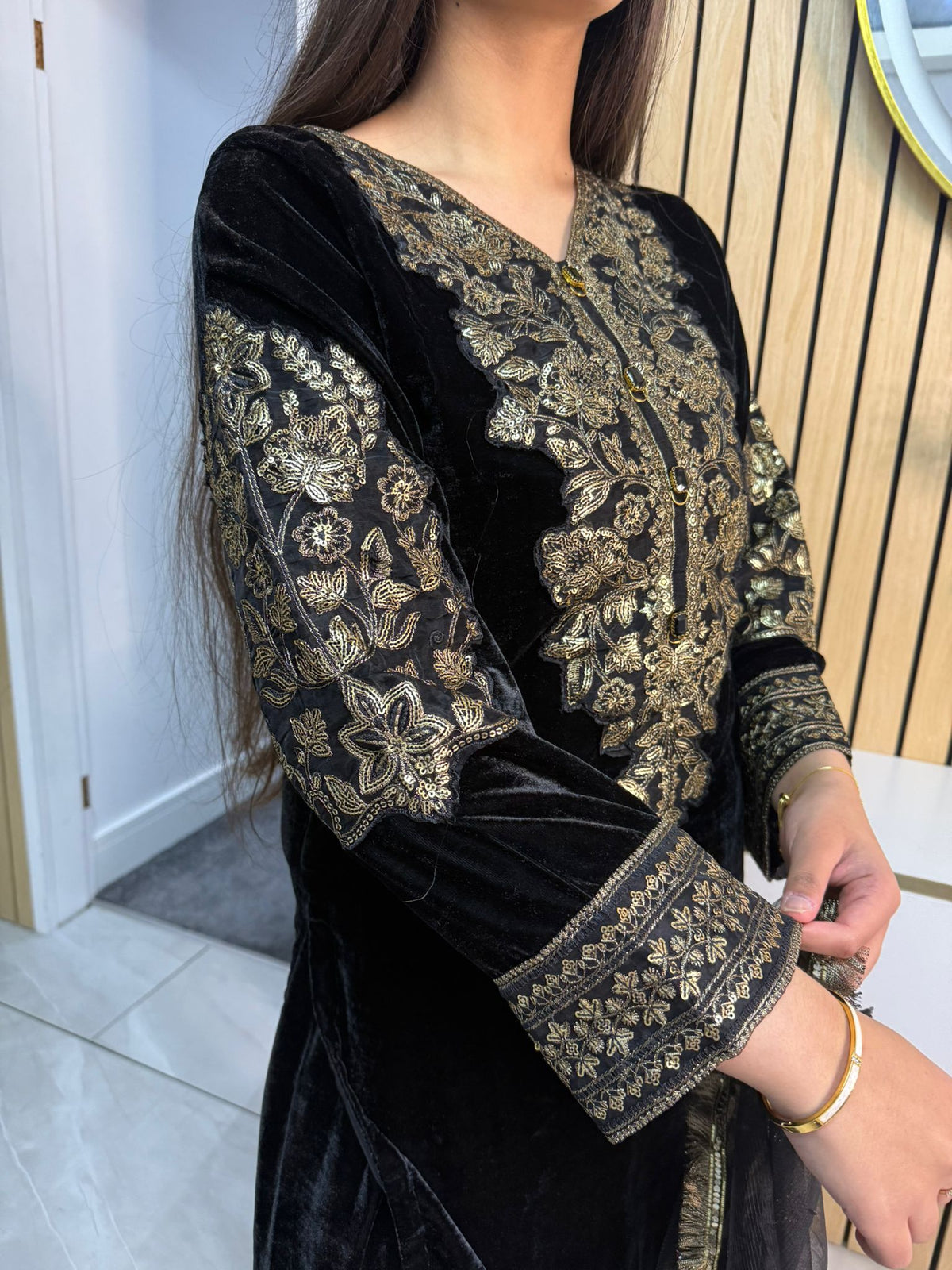 Lisha 3pc Button Velvet Suit With Net Dupatta U3-B1