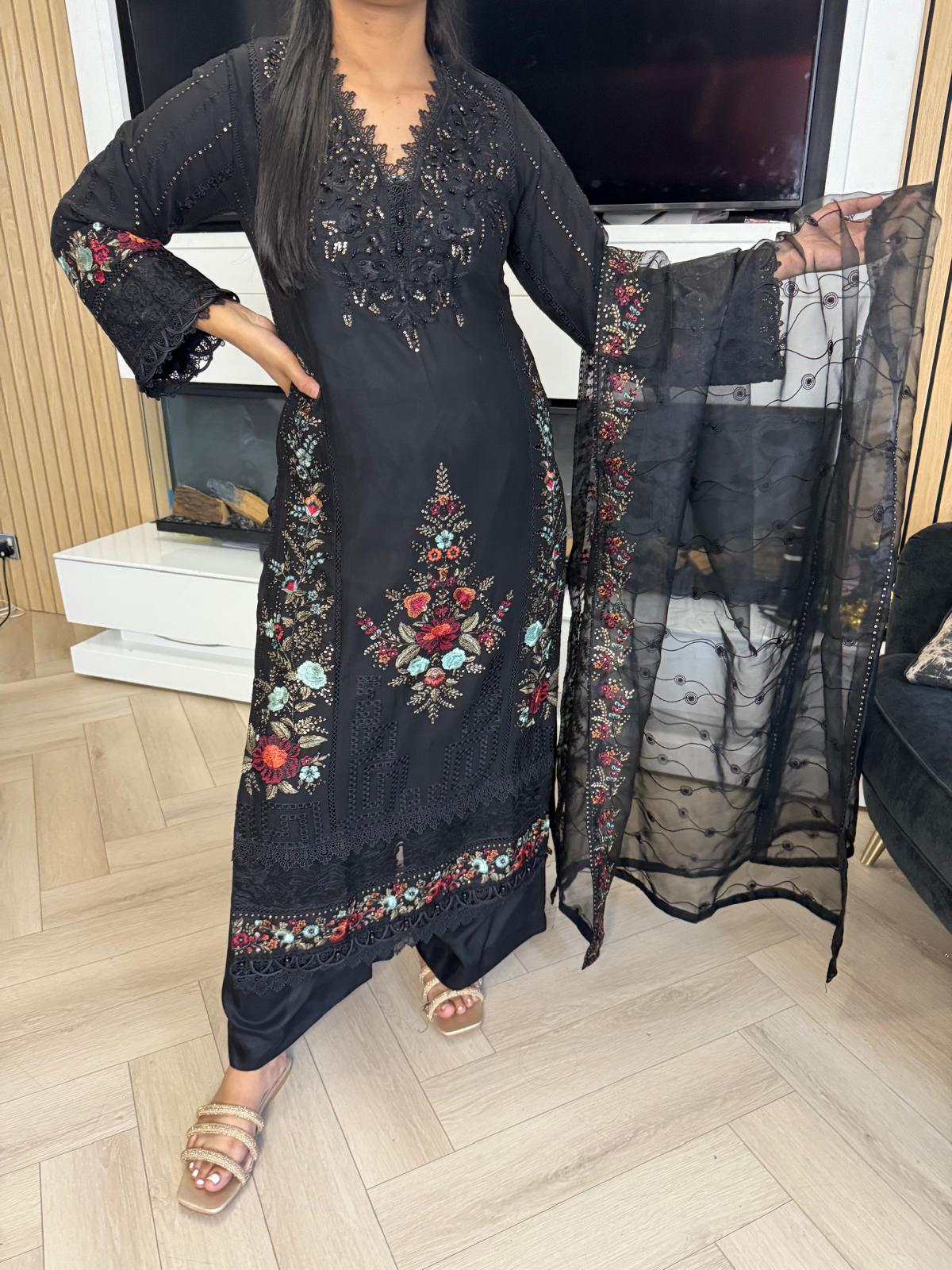 Qarina Chiffon 3PC Suit With Organza Duppata U2-A2