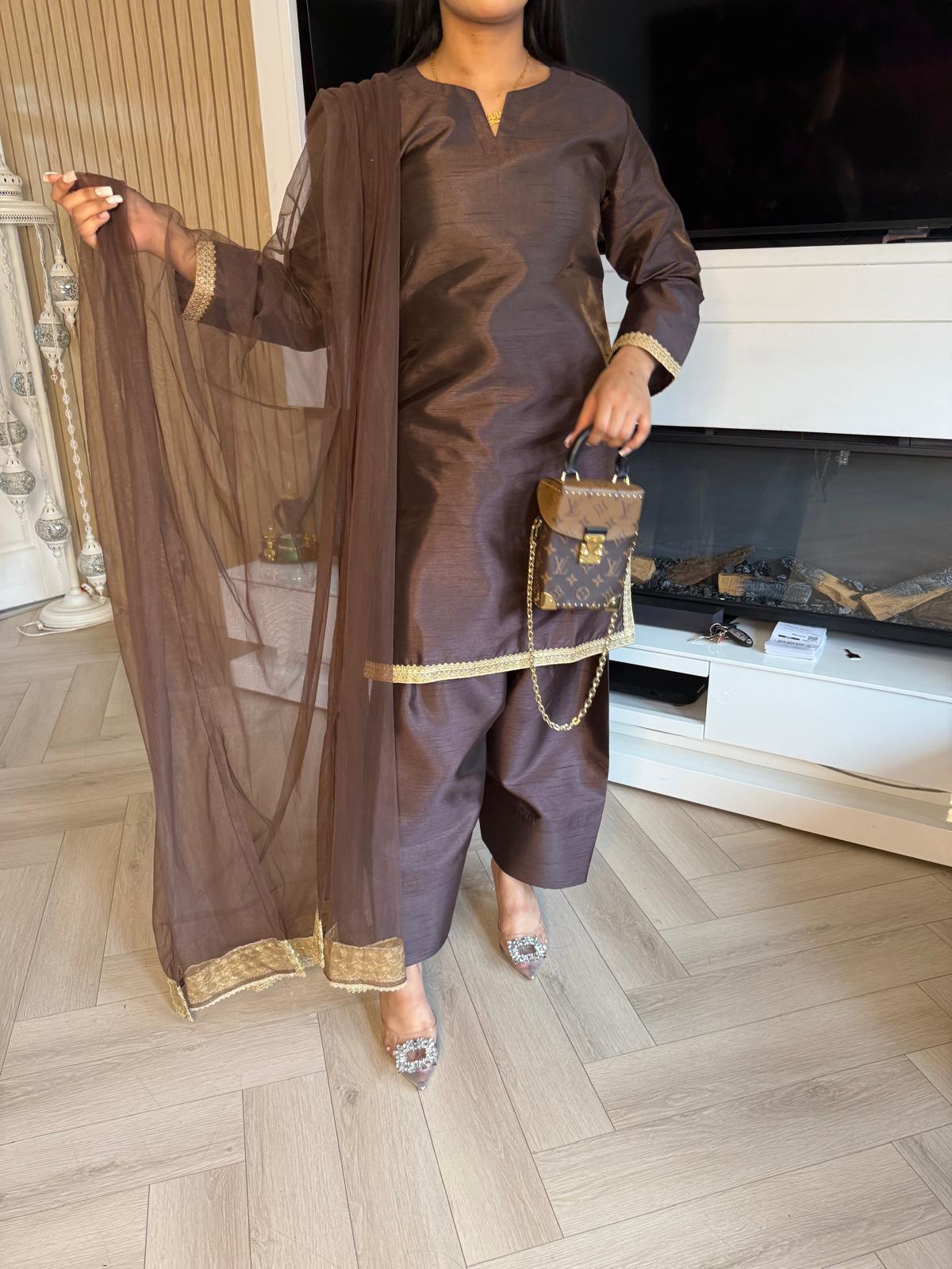 Hola 3pc Farshi Shalwar Suit With Gold Lace