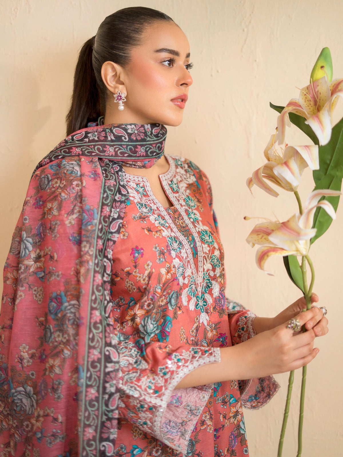 Siyaara By Raniya 3pc Lawn Suit