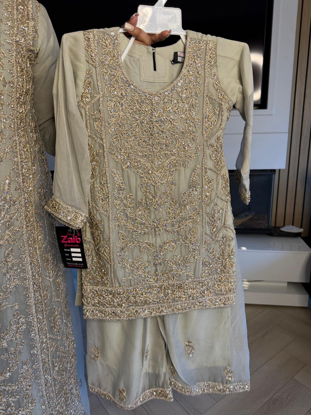 Manisba 3pc Mother & Daughter chiffon Suit With Plazzo