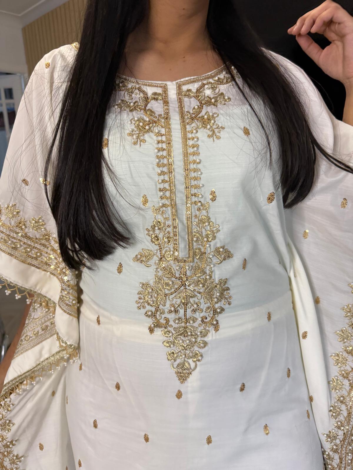 Mahnoor Embroidered Raw Silk 2pc Kaftaan D3-C3