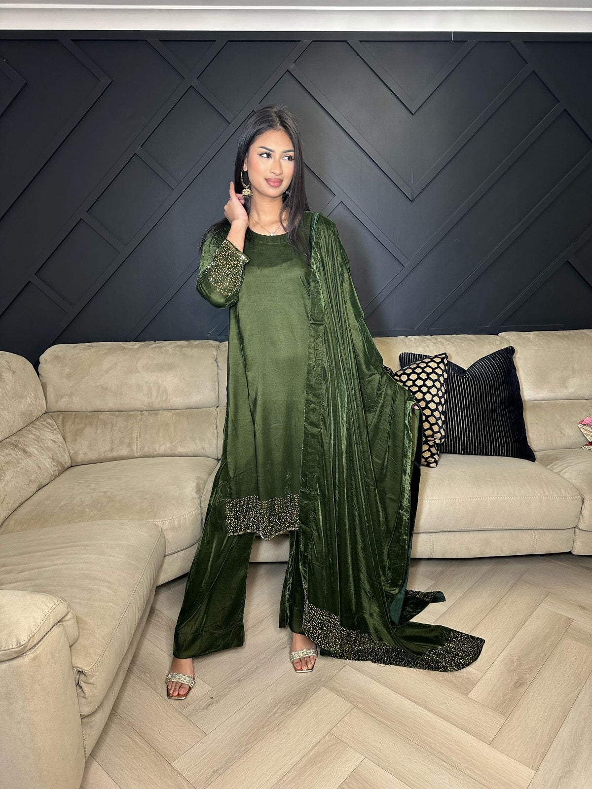 Zobia 3pc Diamond 9000 Velvet With Shawl