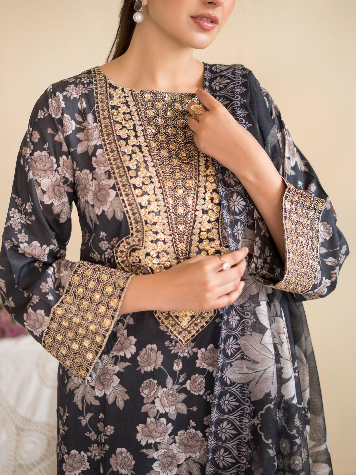 Siyaara By Raniya 3pc Lawn Suit