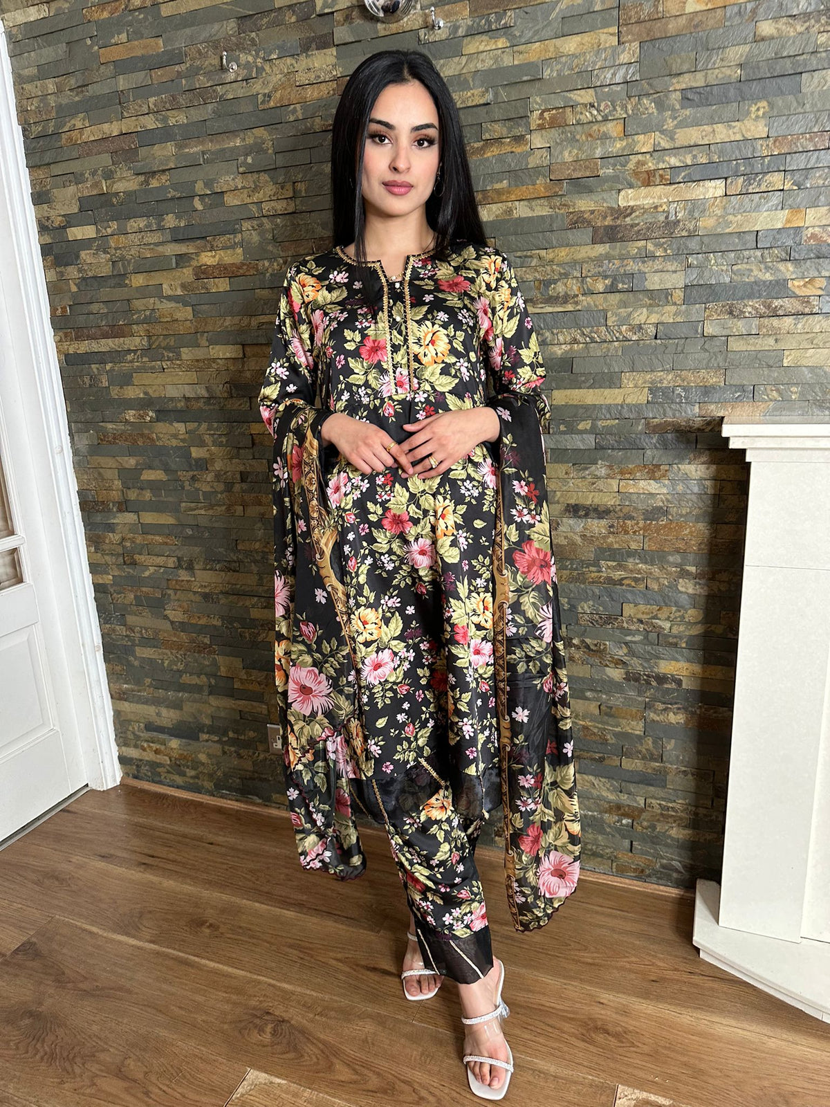 Rozina - Black Floral