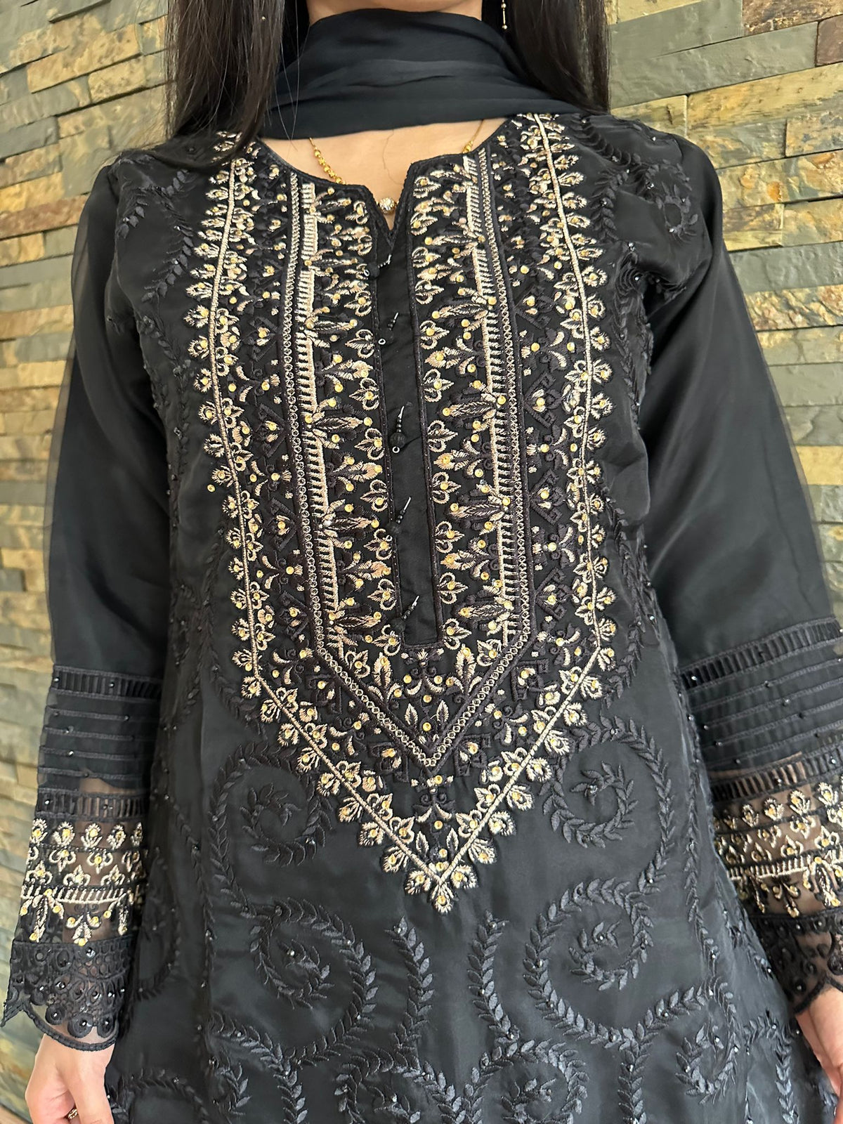 Sameera - Black U3-F1