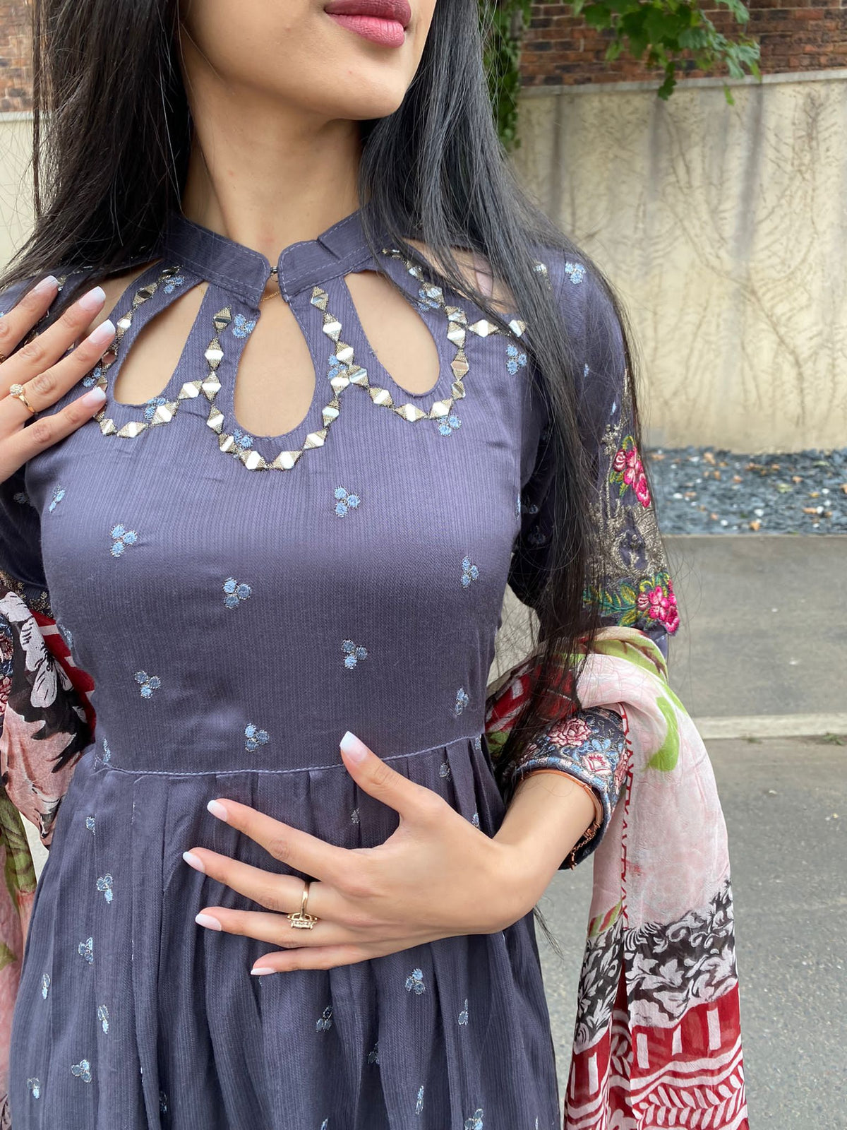 Lilly - Grey D2-E1