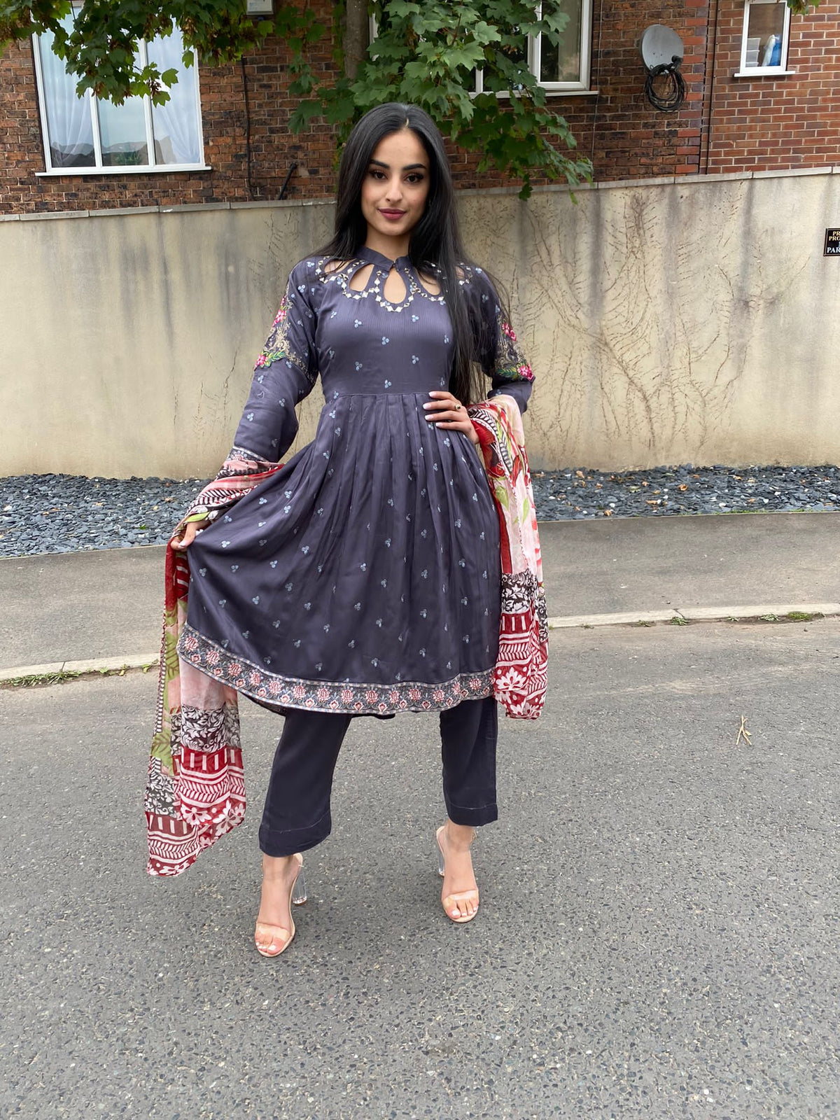 Lilly - Grey D2-E1